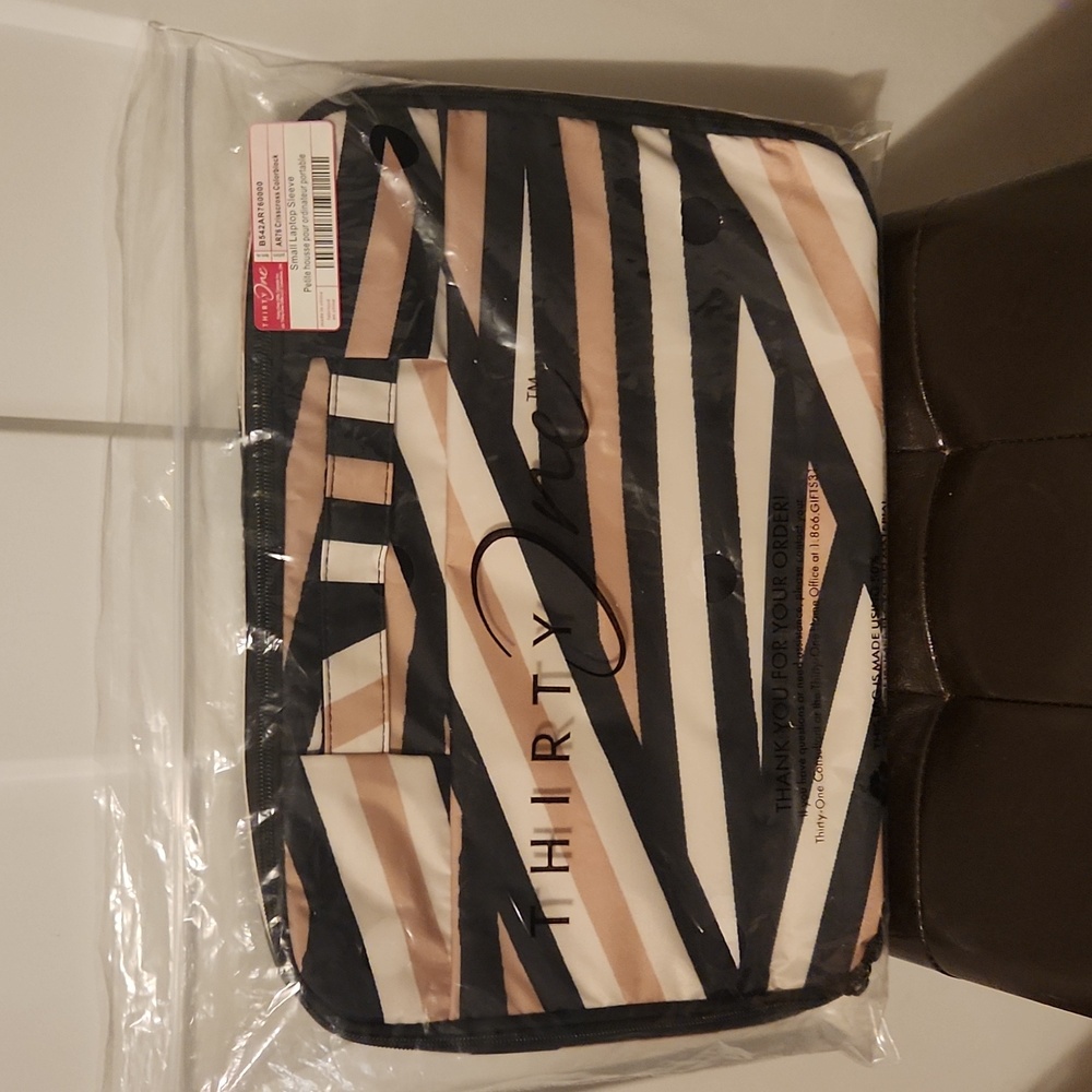 Thirty-one small laptop sleeve